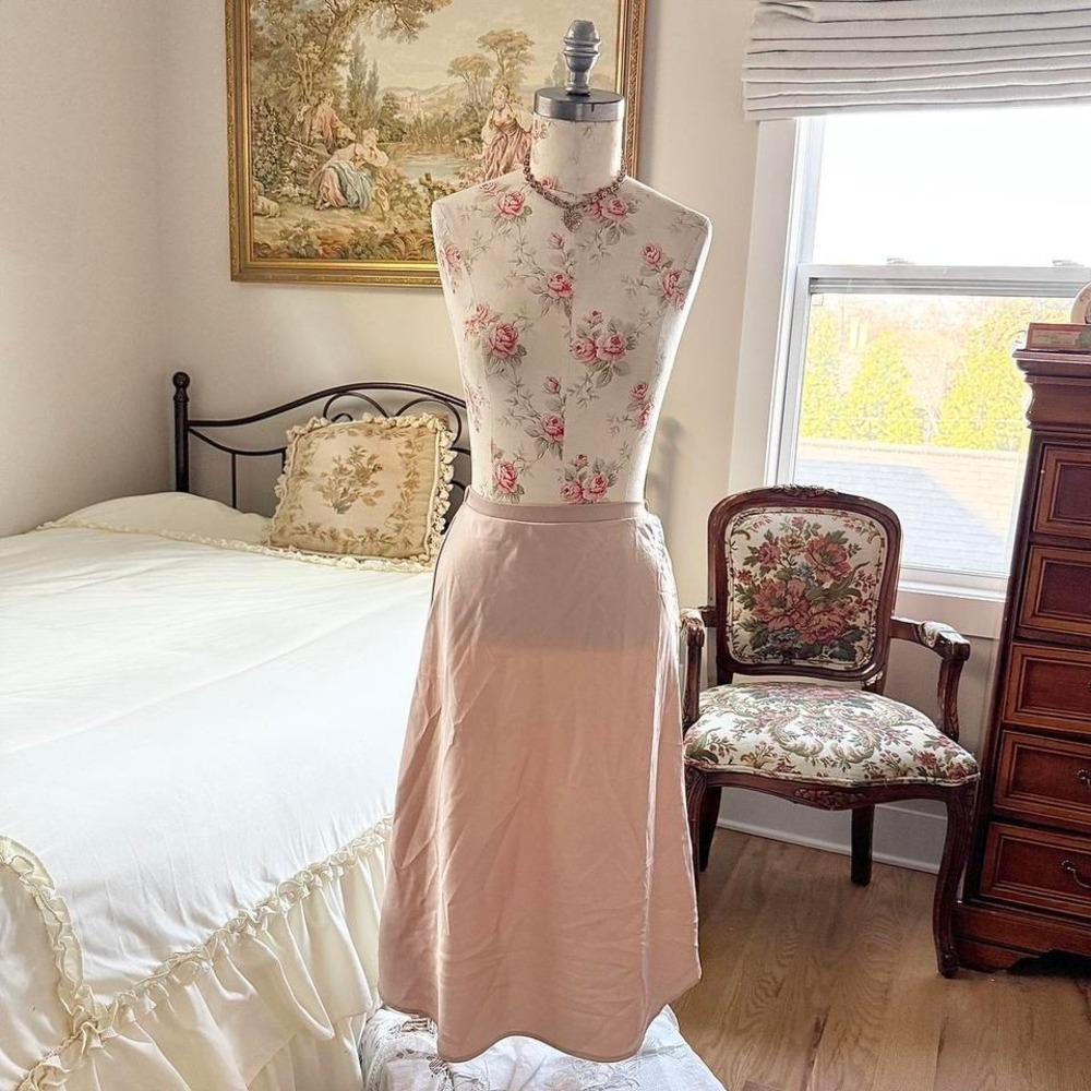Y2K blush satin midi skirt Blashe size medium